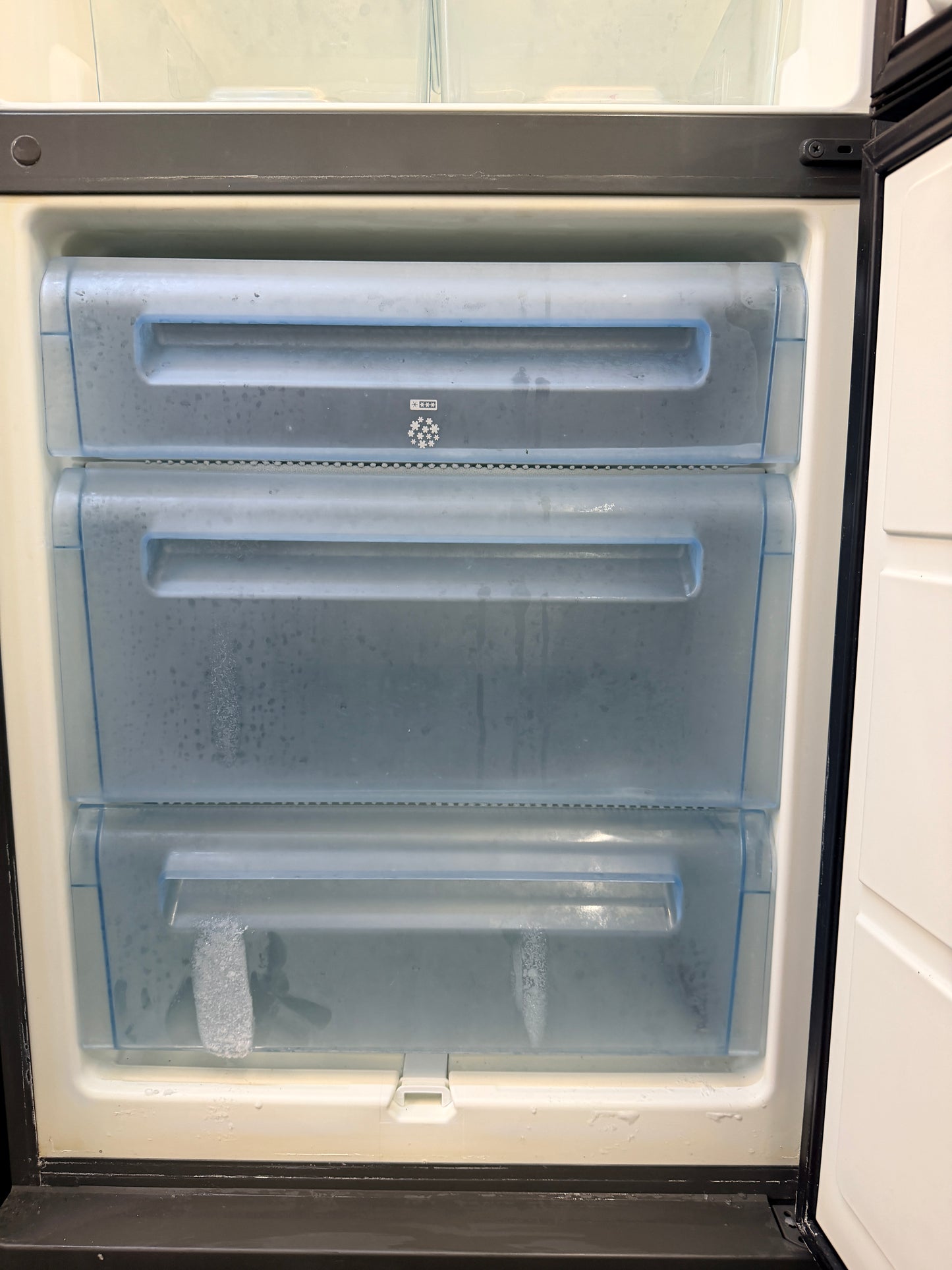 ❄️ Electrolux kyl/frys i rostfritt – rymlig och praktisk! ❄️