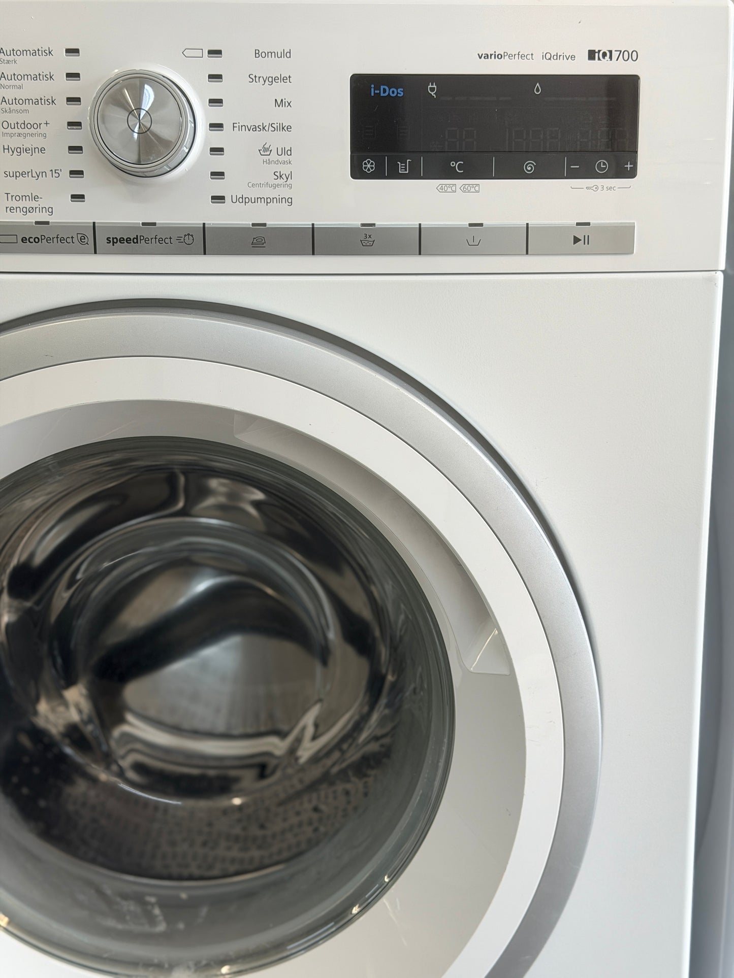 Siemens iQ700 Tvättmaskin med i-Dos – Premium kvalitet och smart teknik! 🧺