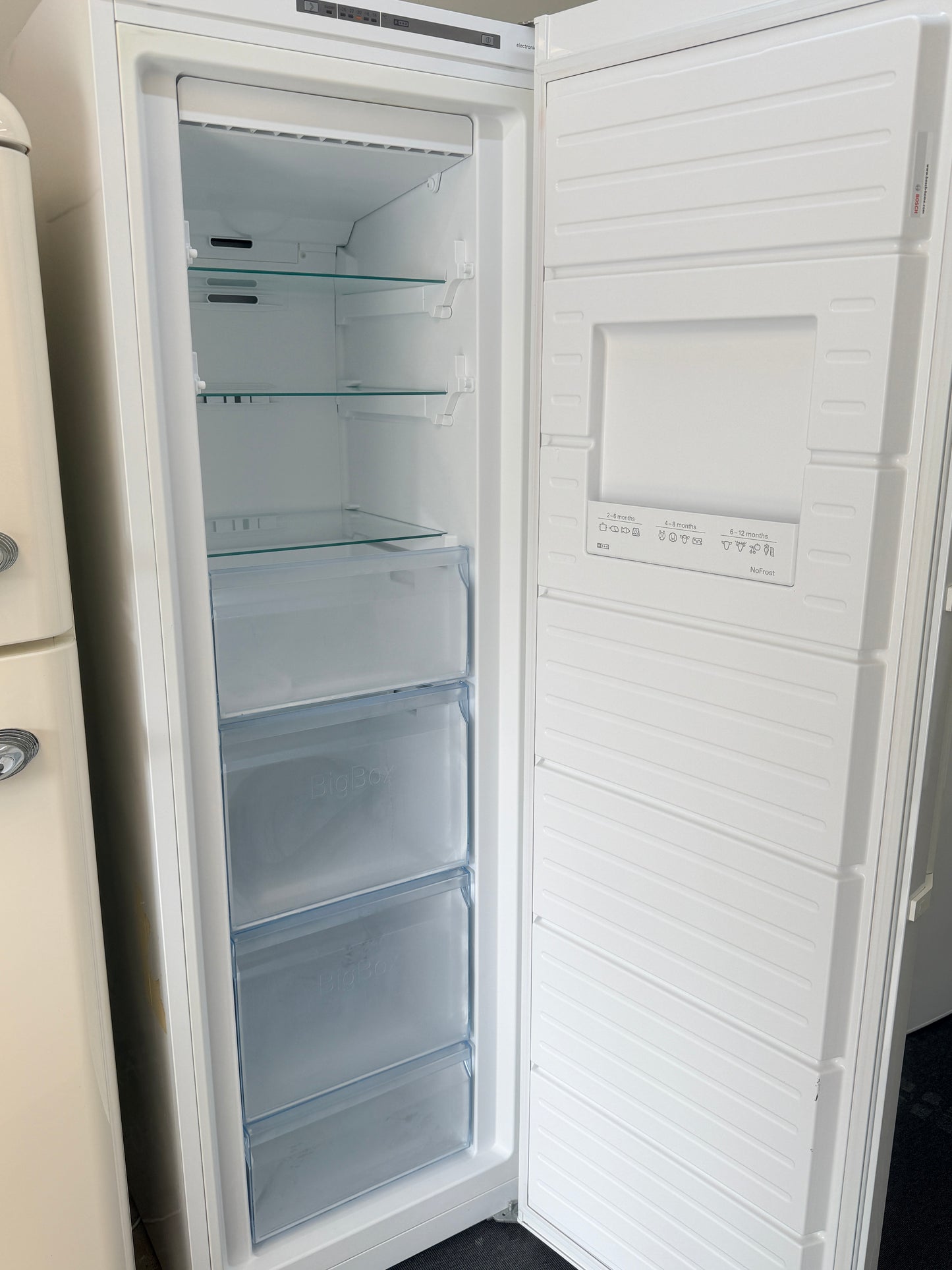 ❄️ Bosch NoFrost Frys – Rymlig, energieffektiv och pålitlig! ❄️
