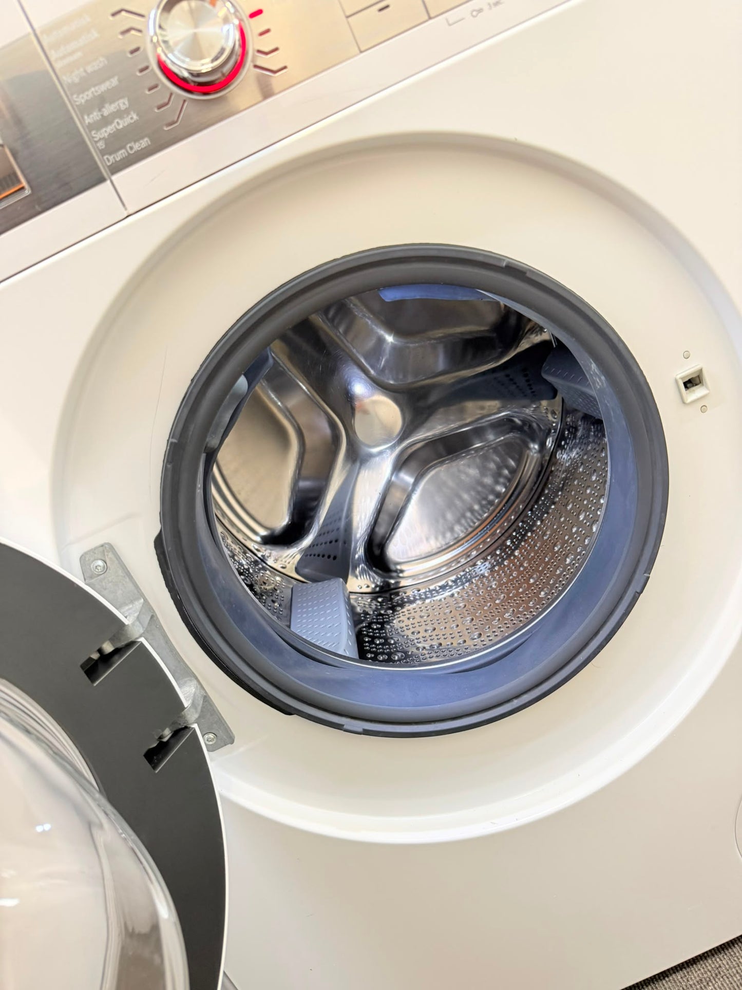 🌟 Bosch Serie 6 Tvättmaskin 9 kg – Modell WAU28U09SN 🌟