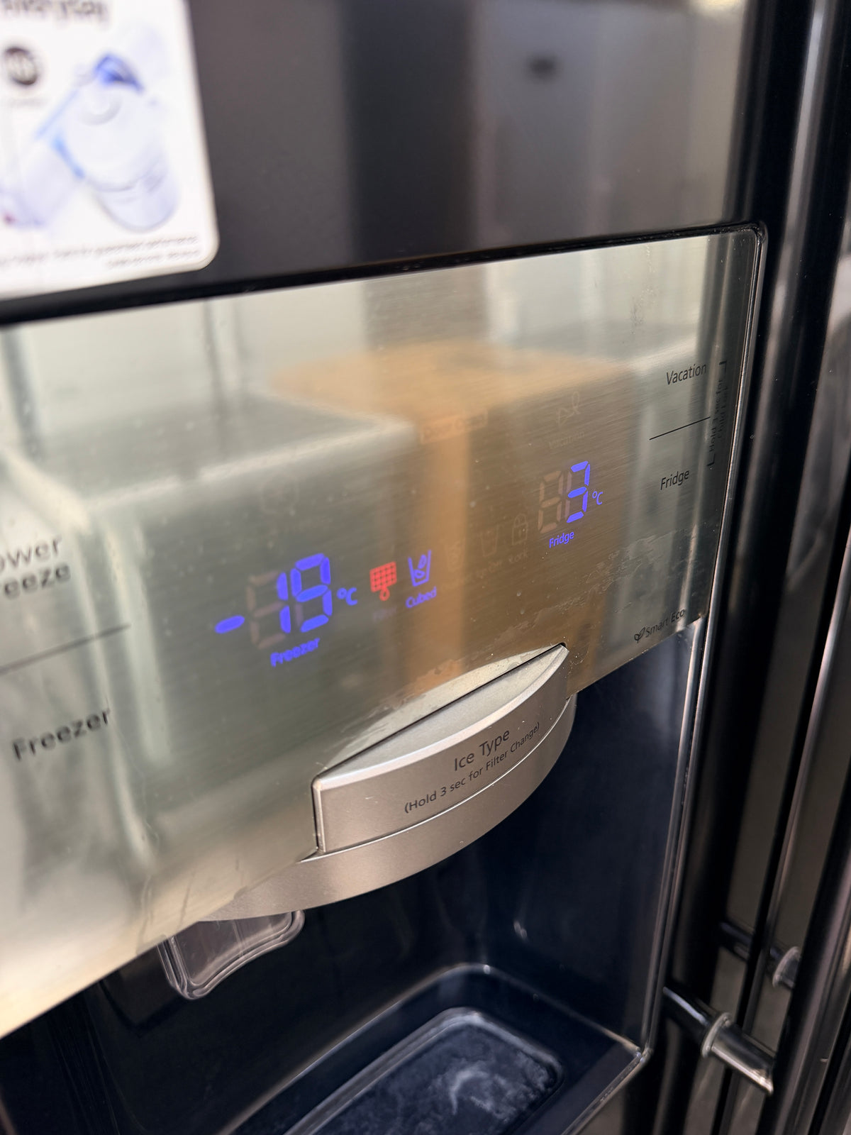 Samsung Side-by-Side kyl/frys med is- och vattenautomat