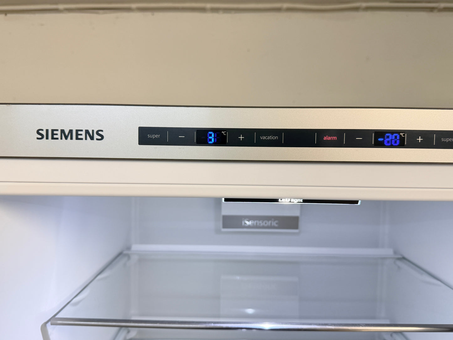 Siemens iQ500 Kyl/Frys – Modell KG49EAICA/09