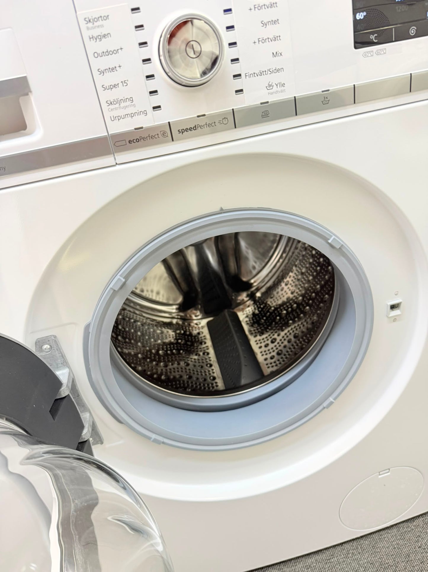 🧺 Siemens iQ700 Tvättmaskin – 9 kg | 1600 varv | 2020