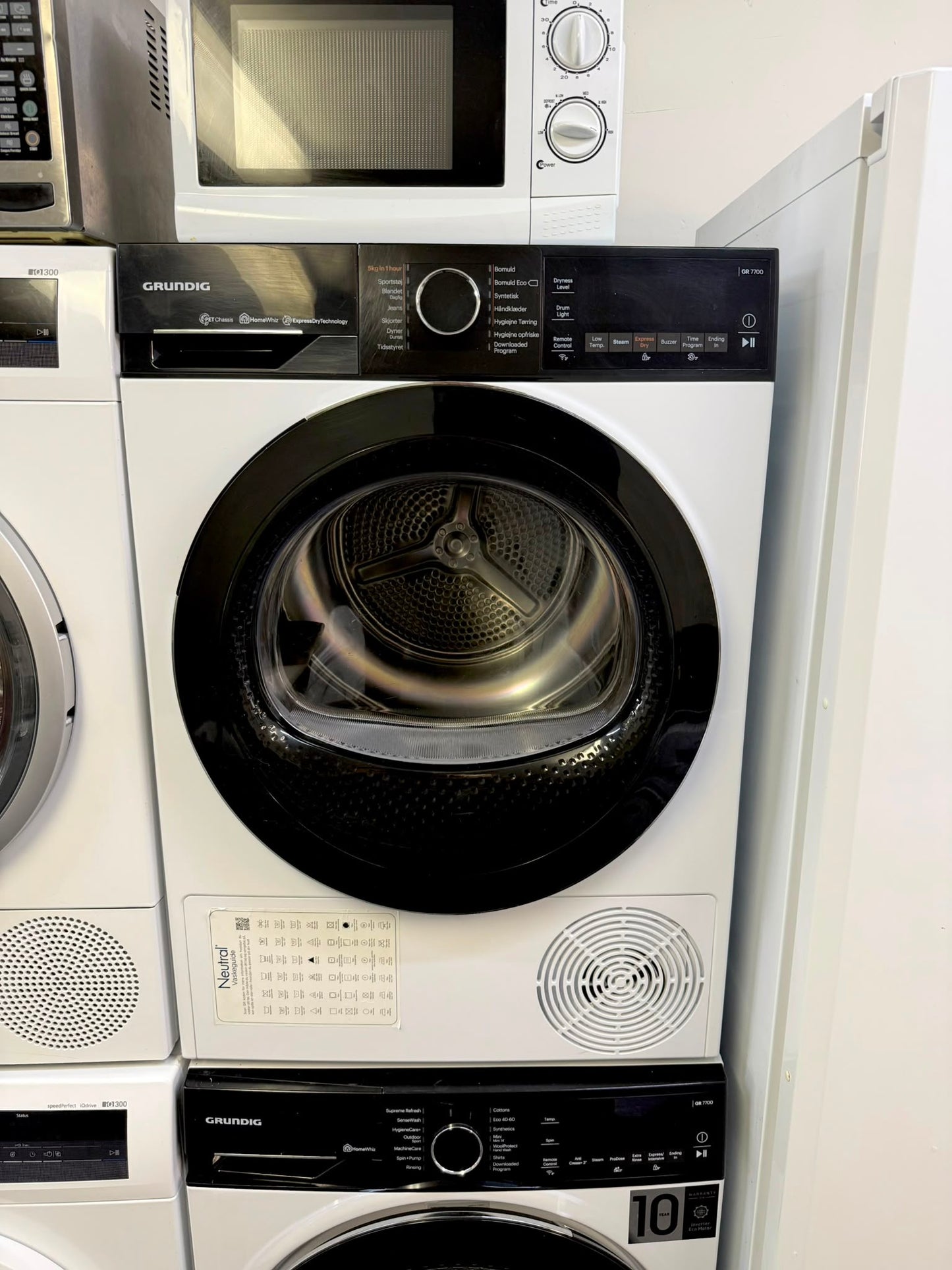🌟 Grundig Värmepumpstorktumlare 10 kg – Modell GTP7023CEGW 🌟