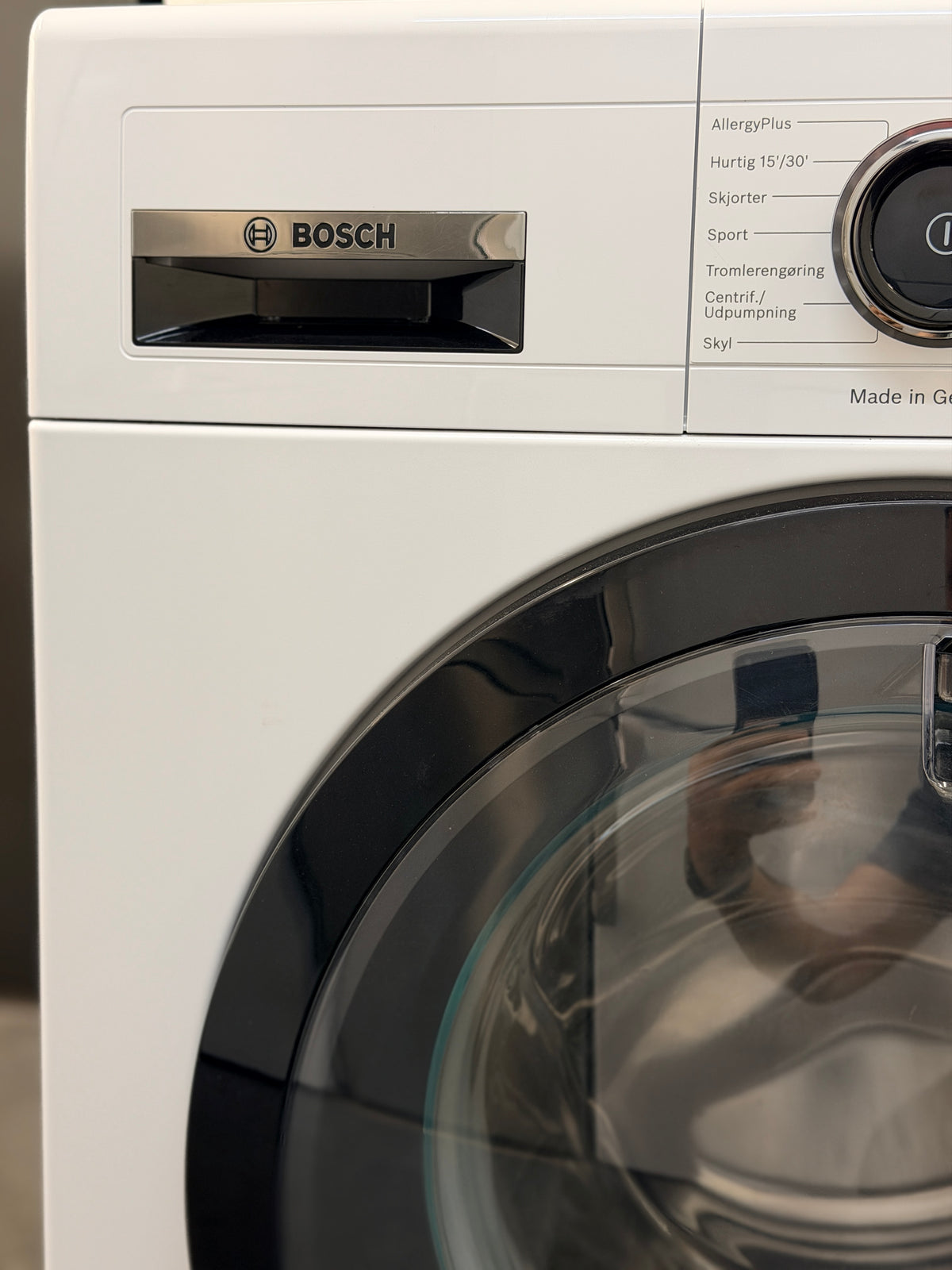 🧺 Bosch Serie 8 tvättmaskin 2022 modell– 9 kg och 1 600 varv/min