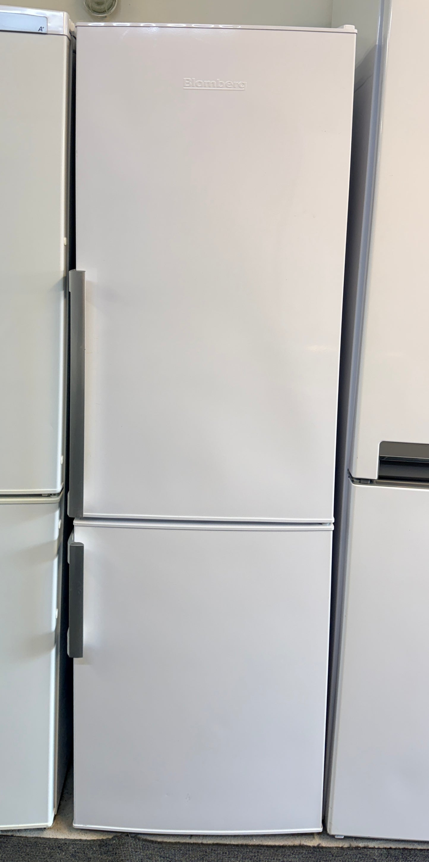 ❄️ Blomberg kyl/frys – smal modell, endast 54 cm bred! ❄️