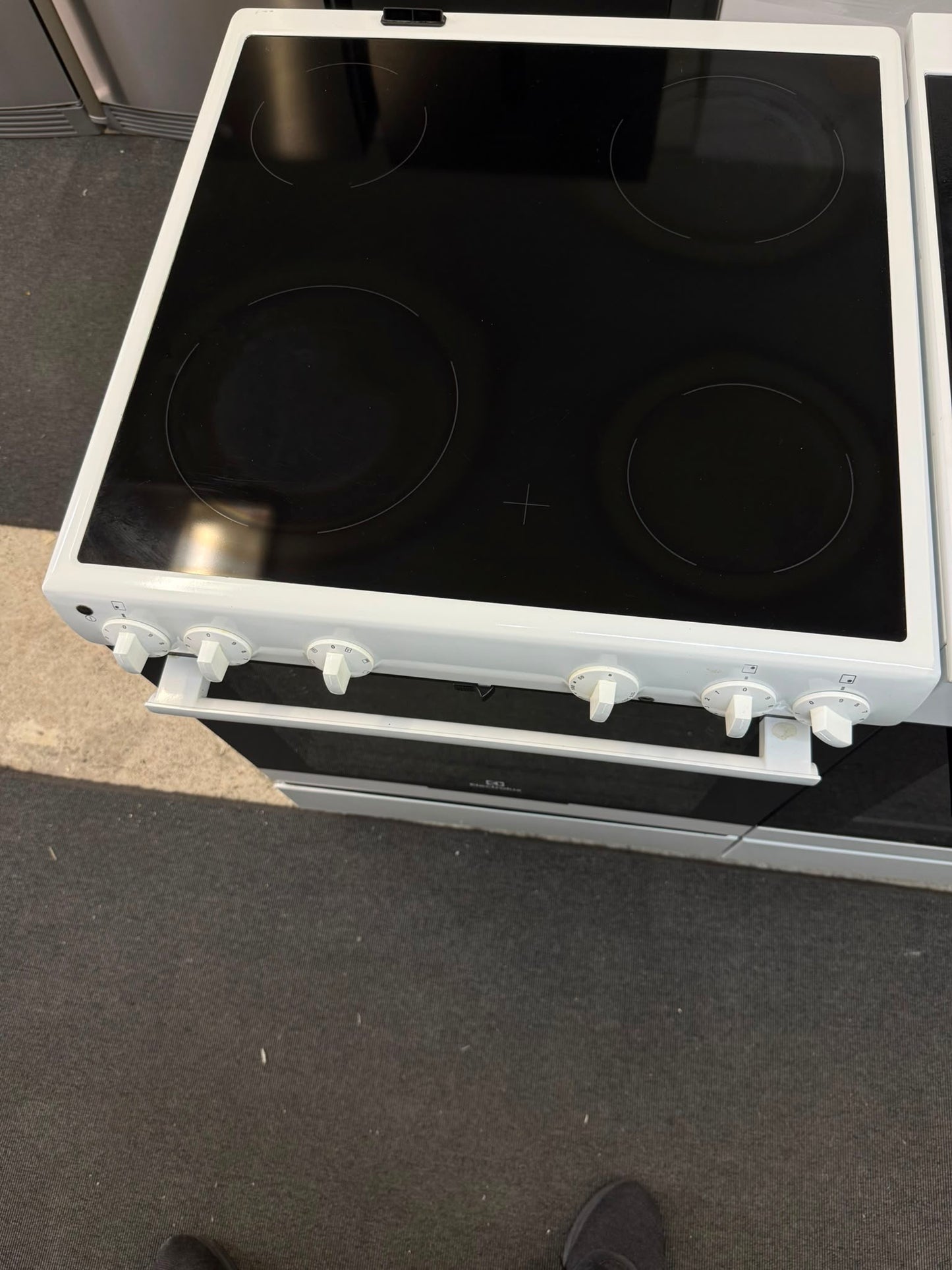 🍳 Electrolux Spis med Glaskeramikhäll – Kvalitet för det moderna köket!
