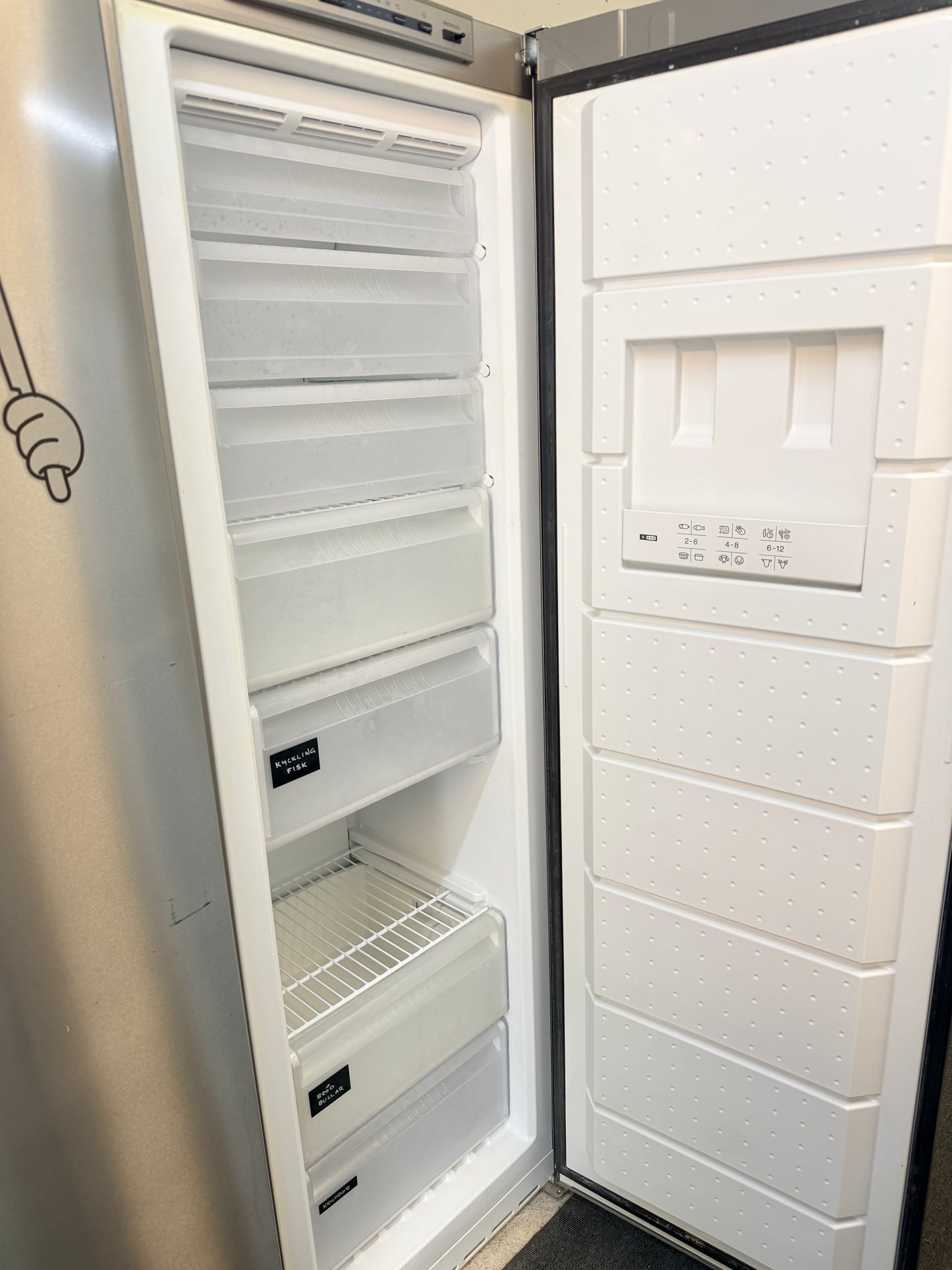 ❄️ Siemens NoFrost frysskåp i rostfritt – 247 liter ❄️