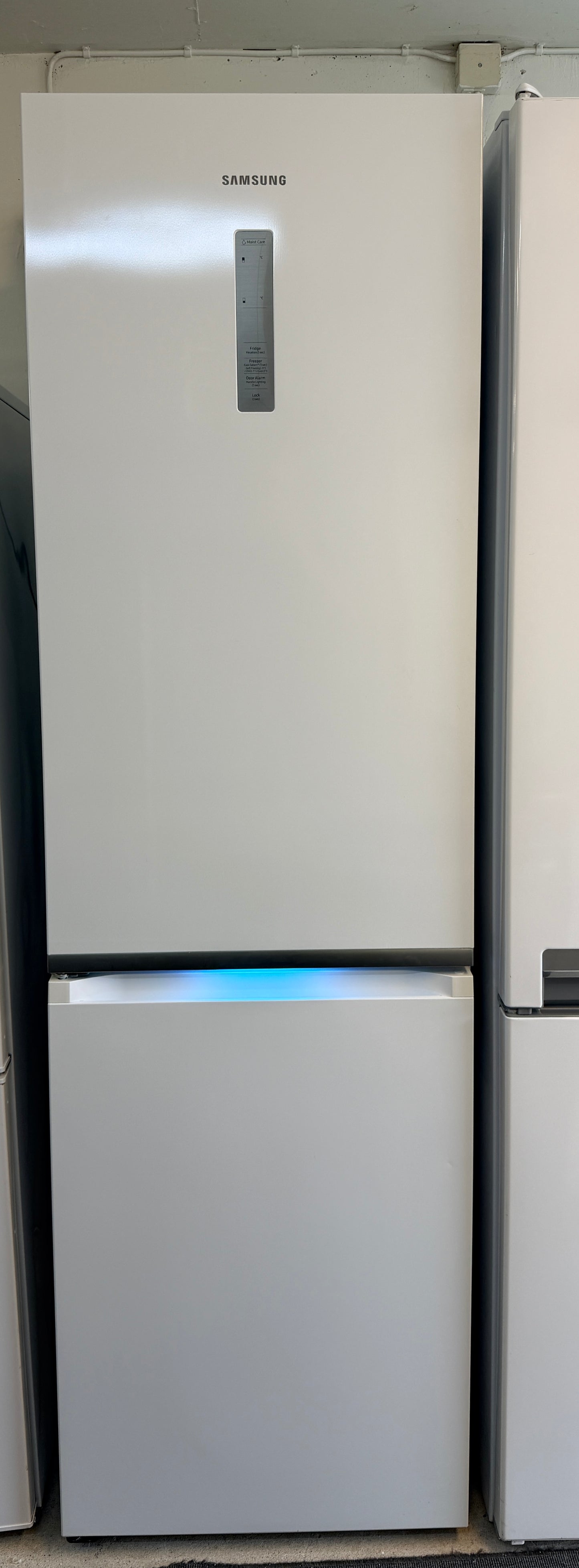 ❄️ RYMLIG SAMSUNG KYL/FRYS – 406 LITER ❄️