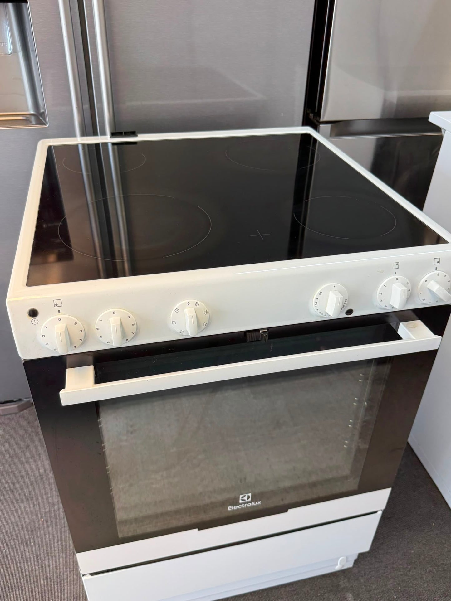 🍳 Electrolux Spis med Glaskeramikhäll – Kvalitet för det moderna köket!