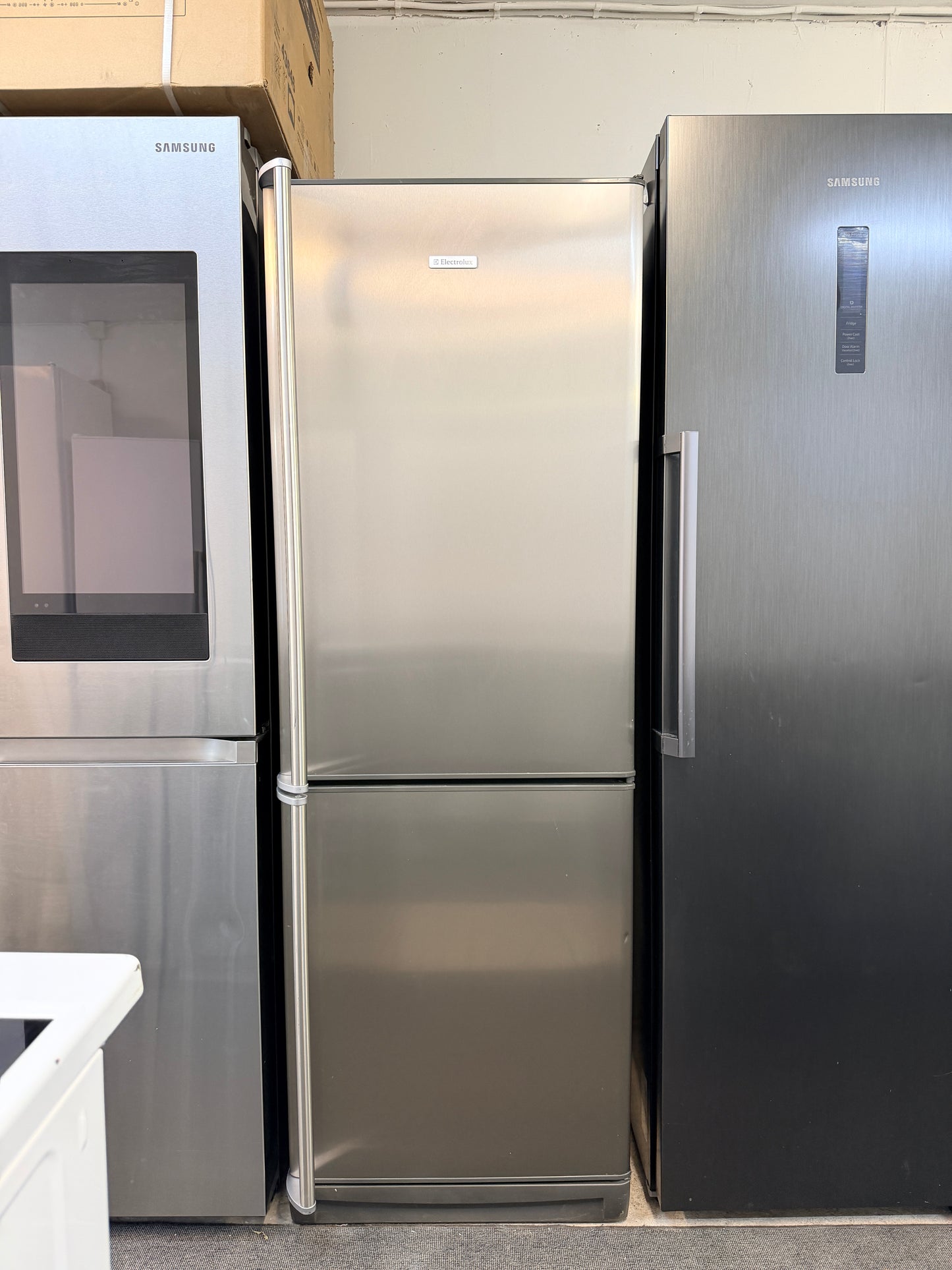 ❄️ Electrolux kyl/frys i rostfritt – rymlig och praktisk! ❄️