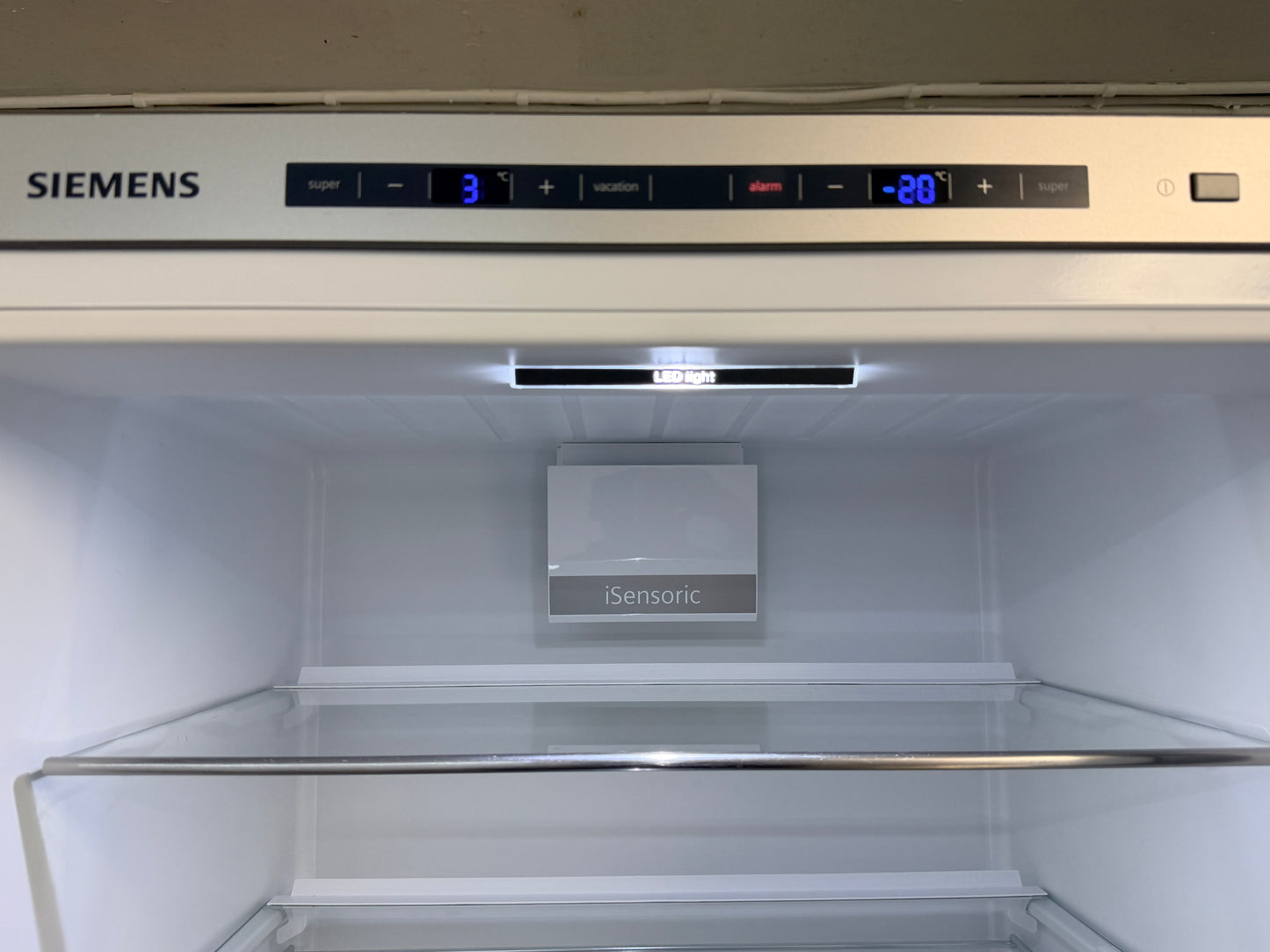 Siemens iQ500 Kyl/Frys – Modell KG49EAICA/09