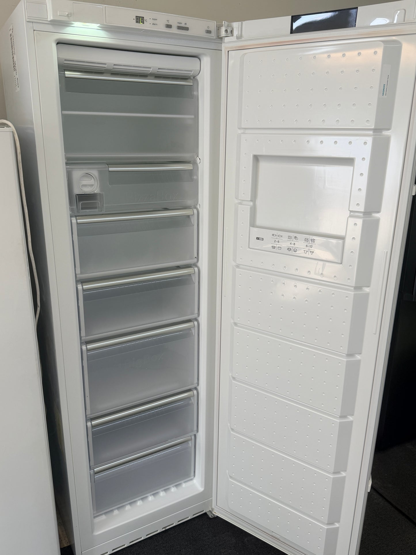 ❄️ Siemens NoFrost Frys – Rymlig och pålitlig kvalitet! ❄️