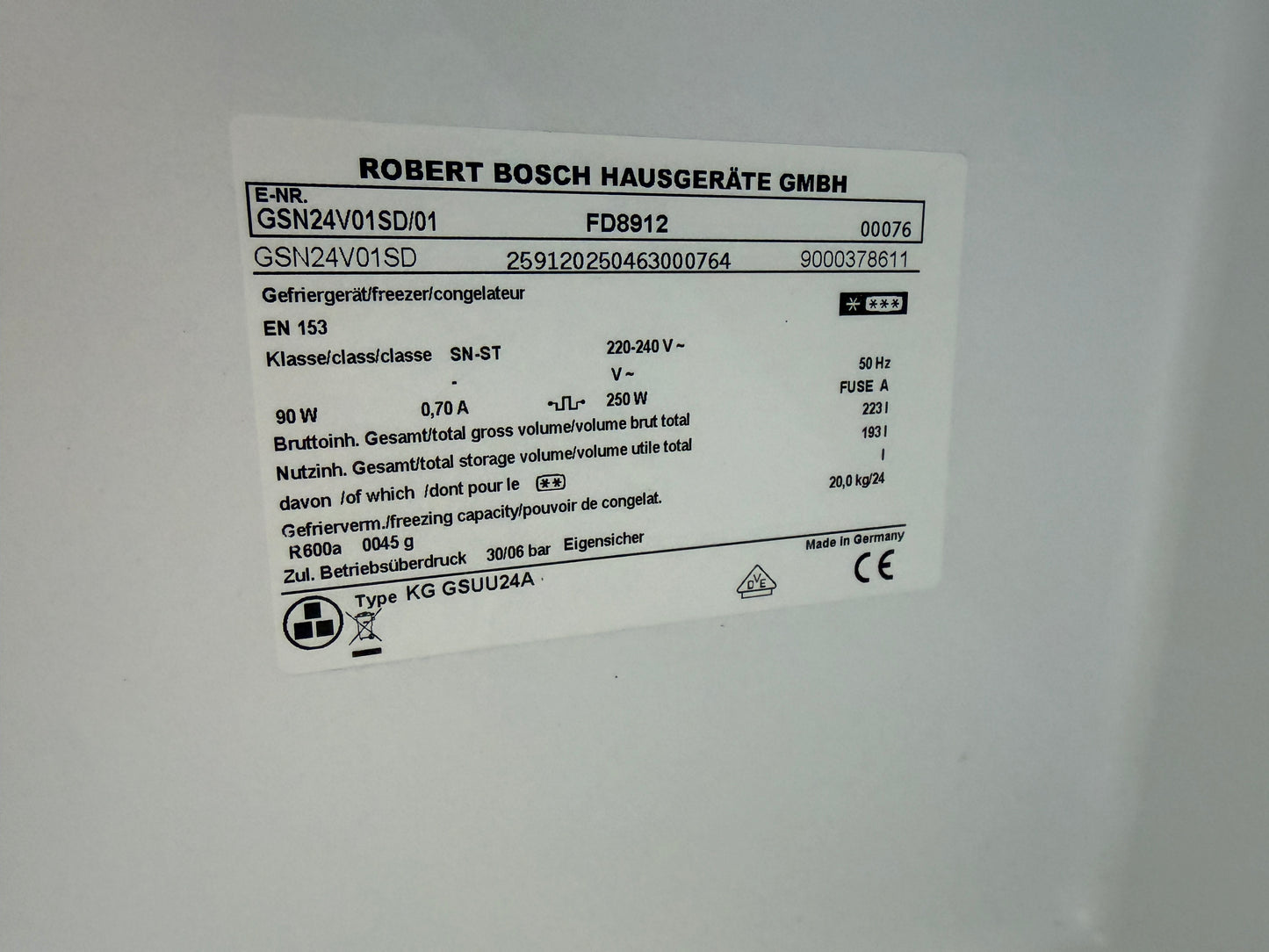 ❄️ Bosch Frys – Kompakt, rymlig och driftsäker! ❄️