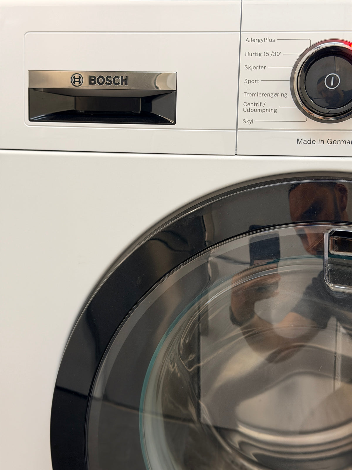 🧺 Bosch Serie 8 tvättmaskin 2022 modell– 9 kg och 1 600 varv/min