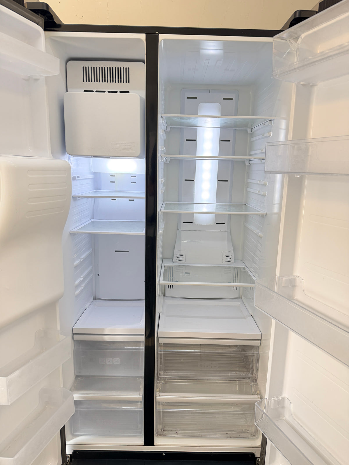 Samsung Side-by-Side kyl/frys med is- och vattenautomat