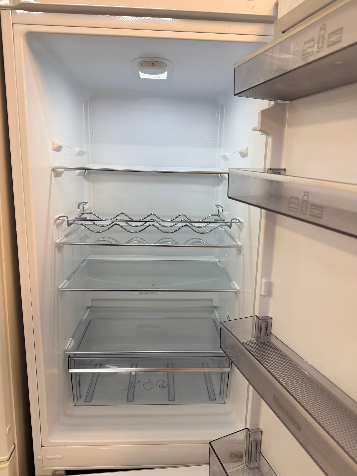 ❄️ Blomberg kyl/frys – smal modell, endast 54 cm bred! ❄️