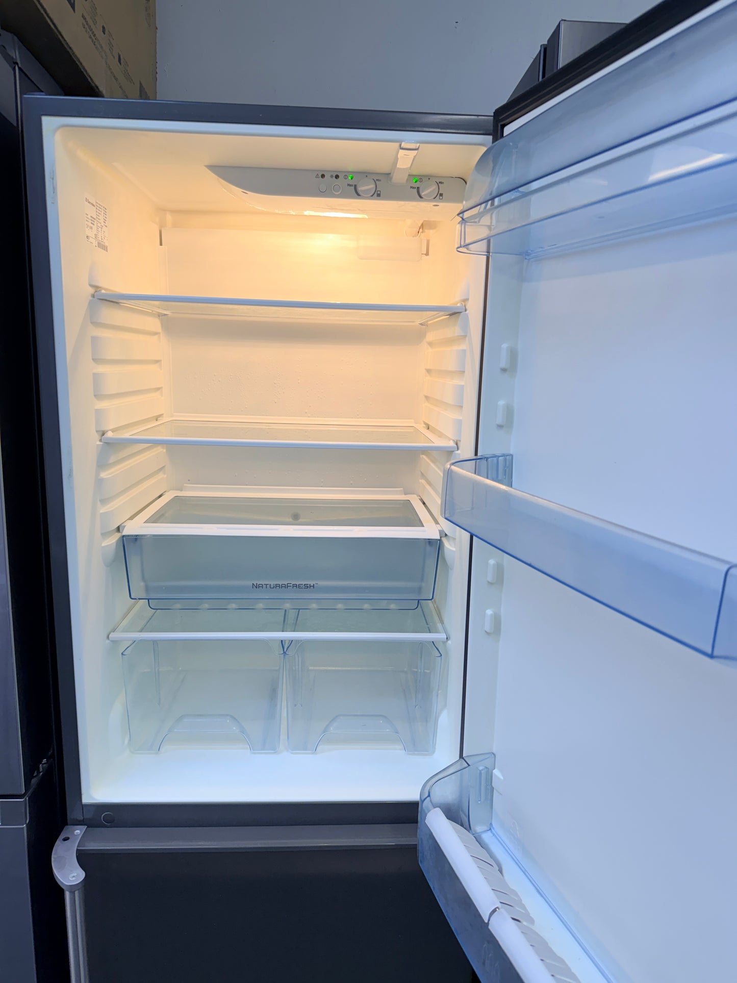 ❄️ Electrolux kyl/frys i rostfritt – rymlig och praktisk! ❄️