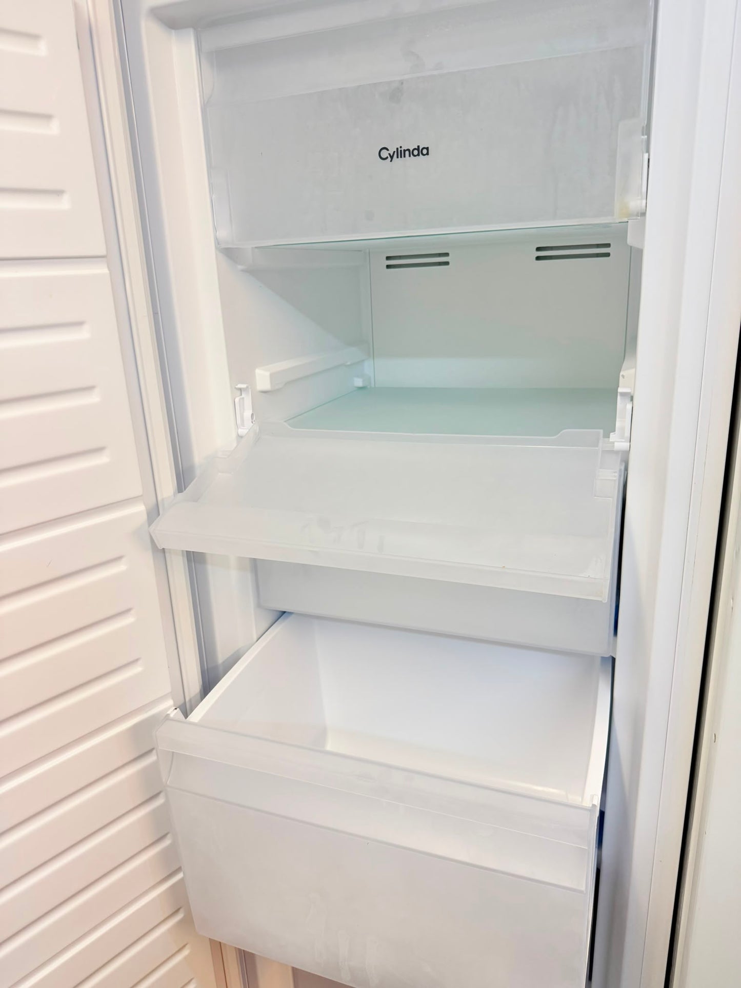 ❄️ Cylinda frys – Rymlig och pålitlig! ❄️